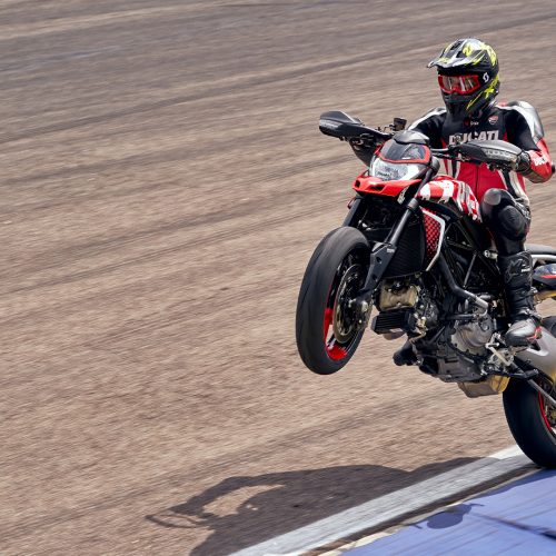 2021 Ducati Hypermotard 950 RVE Gallery Image 2
