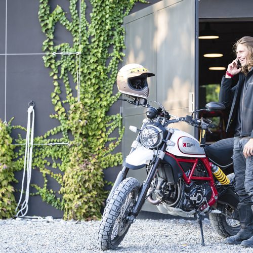 2021 Ducati Scrambler Desert Sled Gallery Image 2