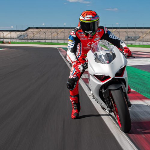 2022 Ducati Panigale V2 Gallery Image 1