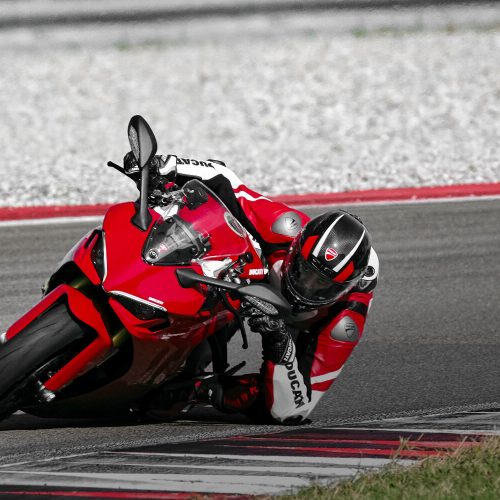 2022 Ducati SuperSport 950 Gallery Image 3