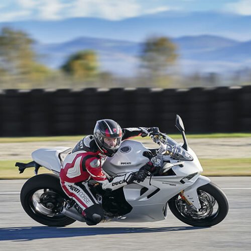 2022 Ducati SuperSport 950 S Gallery Image 3