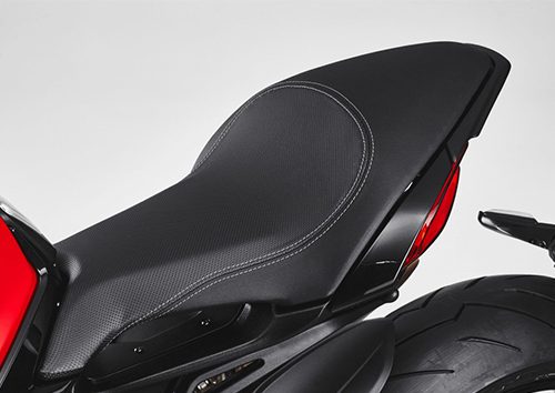 2021 MVAgusta Dragster Rosso Gallery Image 3