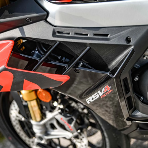 2022 Aprilia RSV4 1100 Gallery Image 2