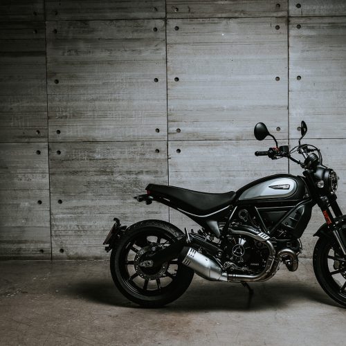 2022 Ducati Scrambler Icon Dark Gallery Image 3