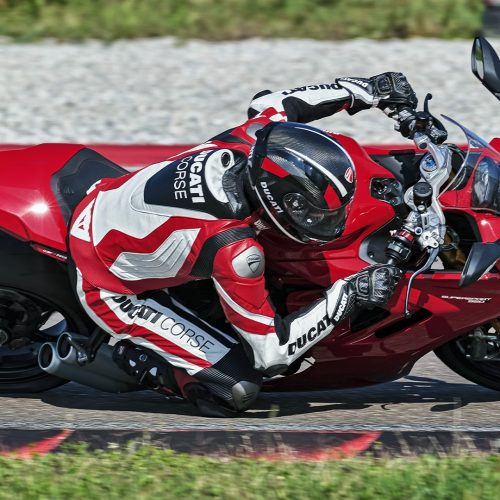 2023 Ducati SuperSport 950 Gallery Image 2