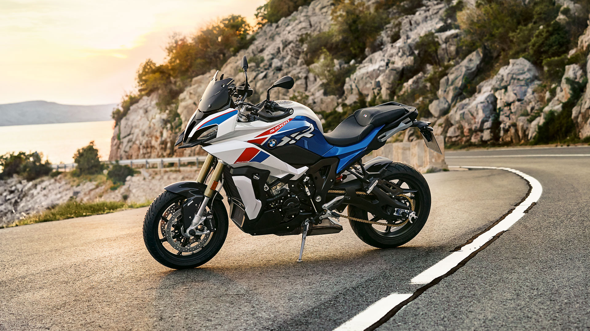 BMW Motorrad Announces 2024 M 1000 XR: High-Performance Motorcycle with  Advanced Features - Bikes4Sale