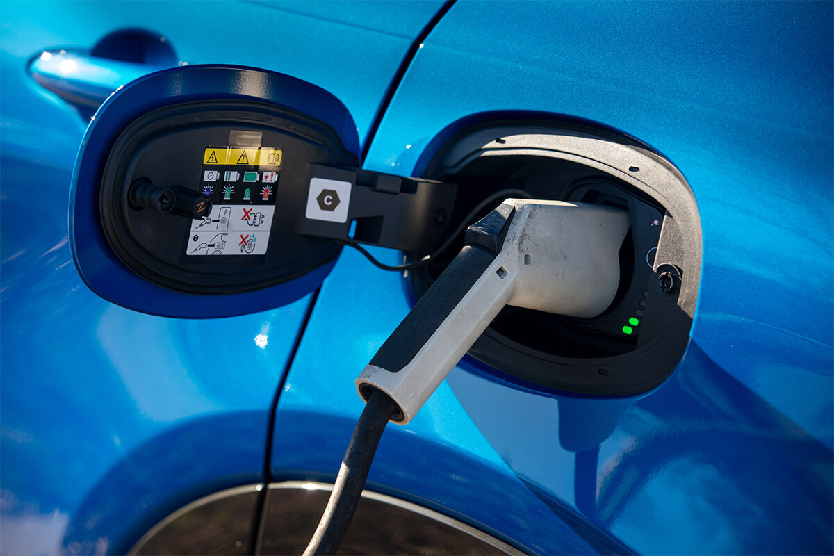 Hybrid and Electric Vehicle Image 2