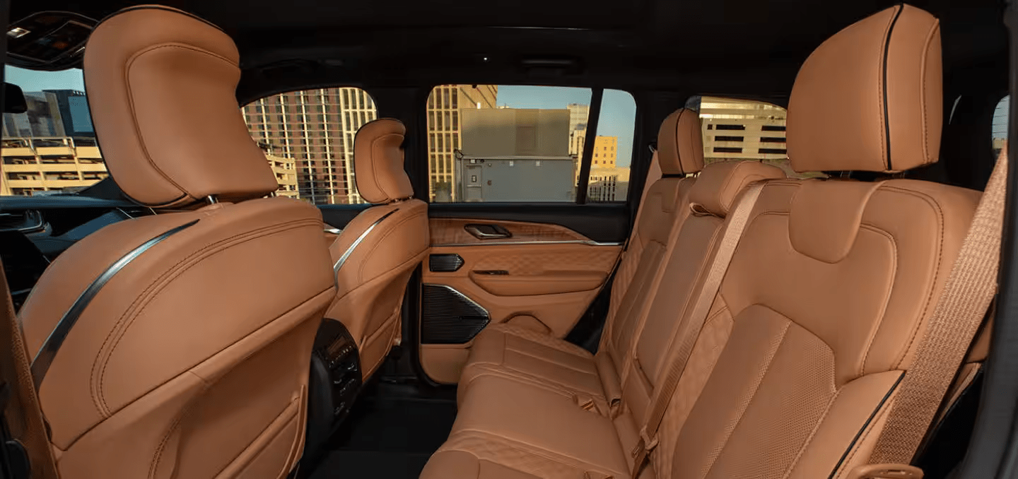 Experience the Jeep Grand Cherokee's interior in Glen Carbon, IL.