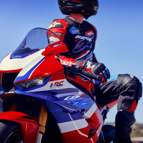 2025 Honda CBR1000RR-R FIREBLADE SP Gallery Image 2