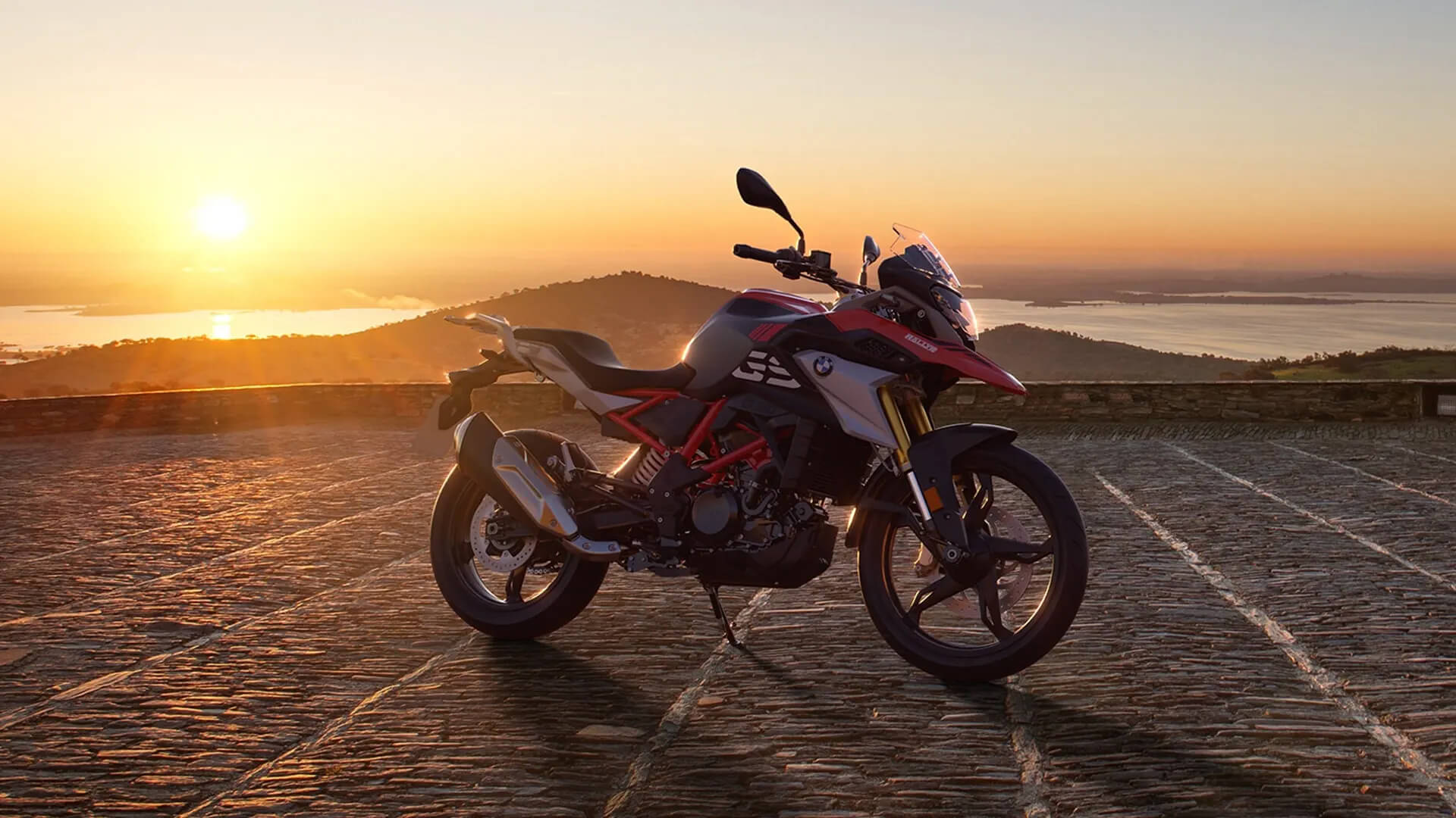 Start your new first ride with 3.9% APR financing on the 2024 G 310 R or G 310 GS